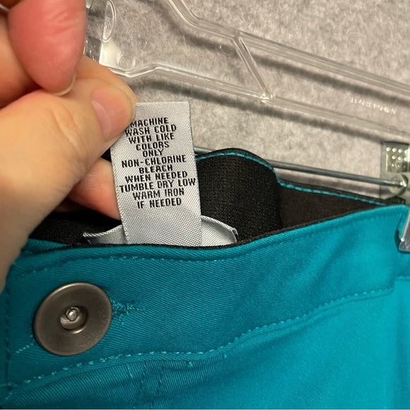 New With Tags Catherine's 34W Capri Pants Teal Blue Pockets Stretch Waist - Picture 4 of 11